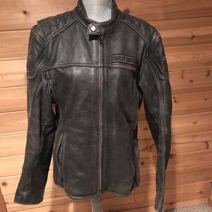 Men’s Harley Davidson leather jacket